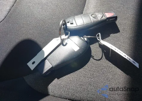 2014 Jeep Cherokee Latitude z USA, uszkodzony, nr VIN 1C4PJMCB9EW120948